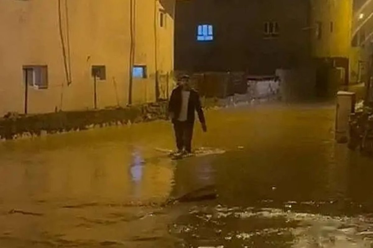 Kurtalan’da sel ve su baskınlarına 21 araç ve 59 personelle müdahale