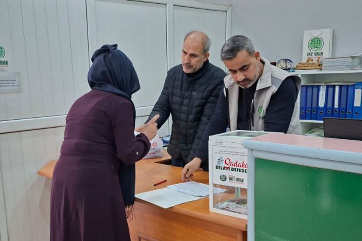 Umut Kervanı yüzlerce aileye bayram sevinci yaşattı