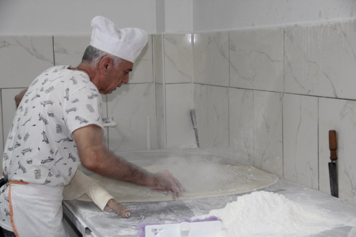 Pastanelerde gece gündüz bayram yoğunluğu mesaisi