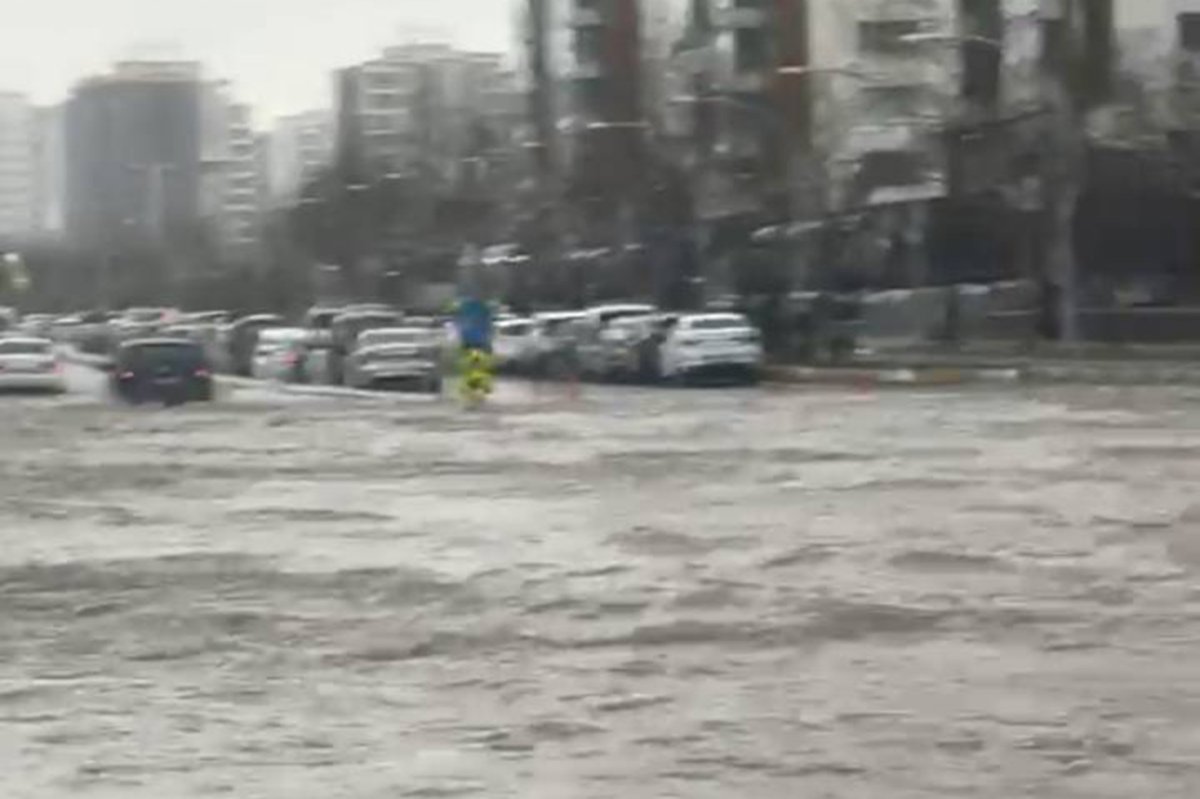 Diyarbakır sağanağa teslim: Altyapı yine sınıfta kaldı