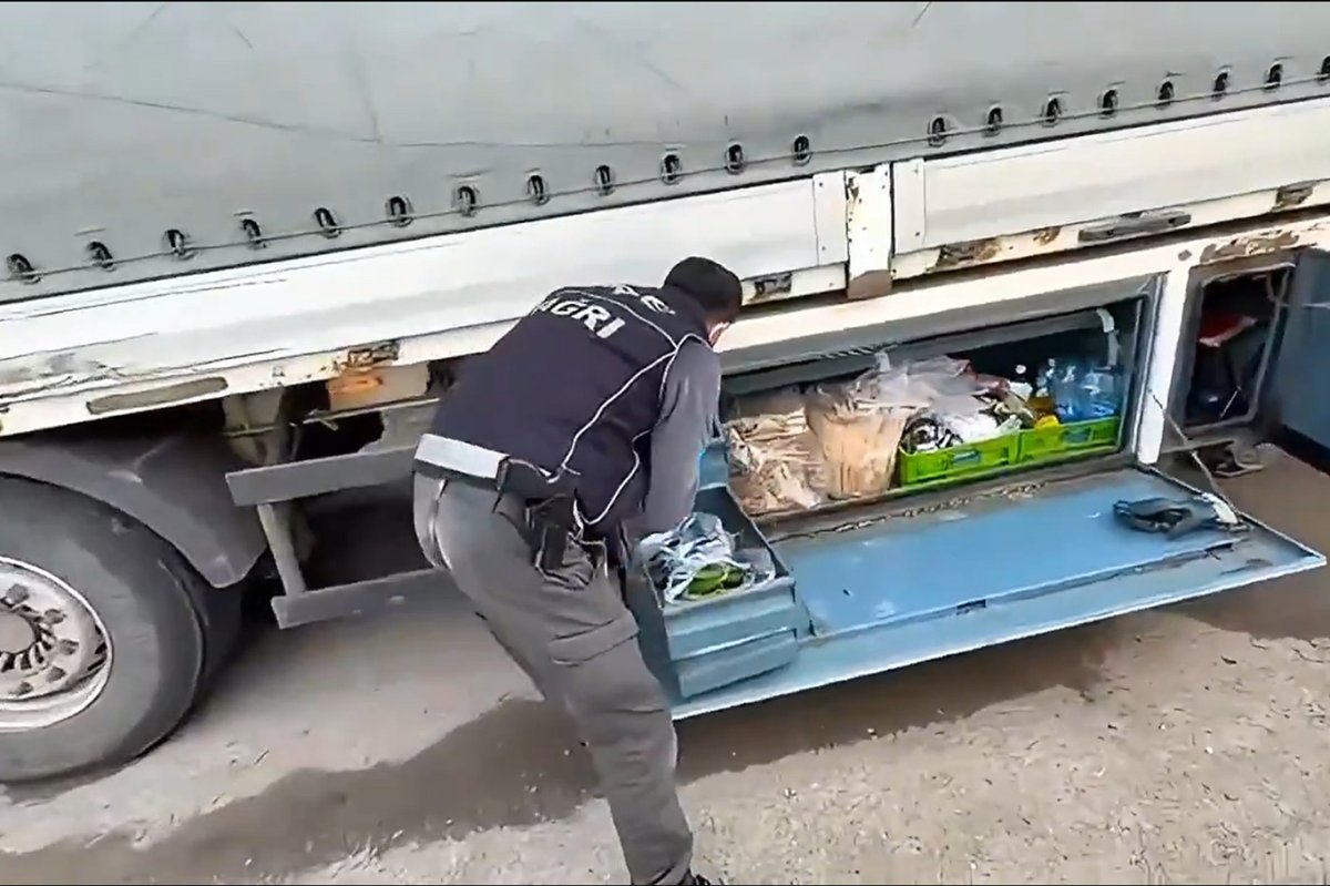 Ağrı'da gerçekleştirilen operasyonda 8 kilogram uyuşturucu ele geçirildi