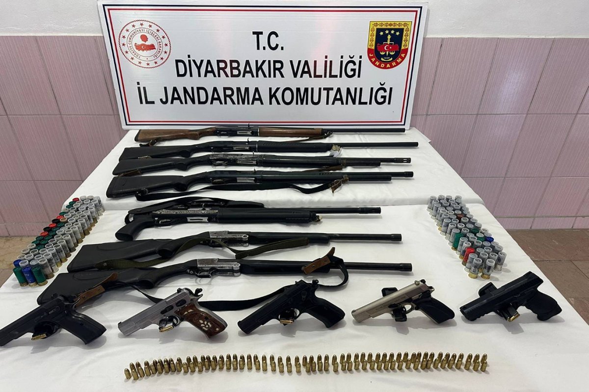 Diyarbakır’da silah kaçakçılarına operasyon