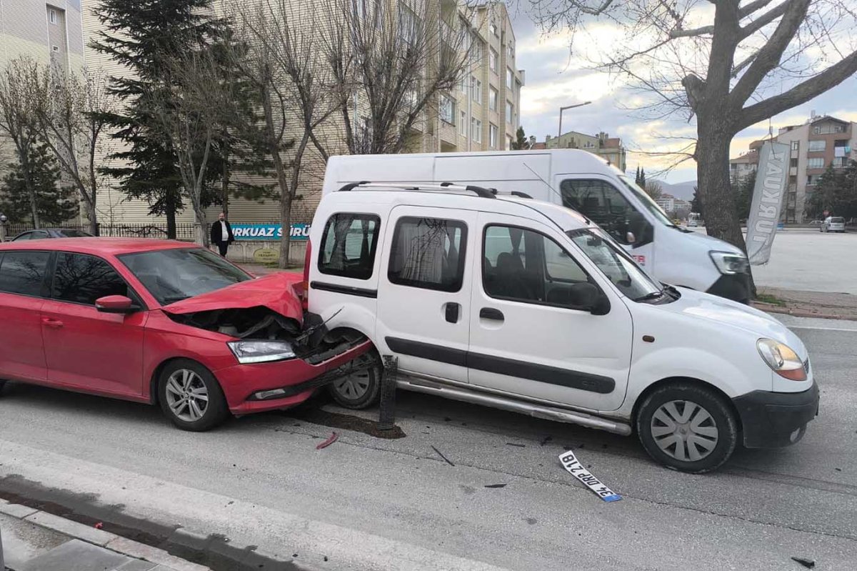 Konya'da maddi hasarlı trafik kazası