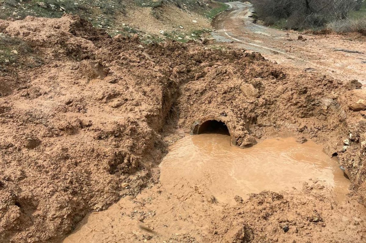 Kapanan köy yolları yeniden ulaşıma açıldı