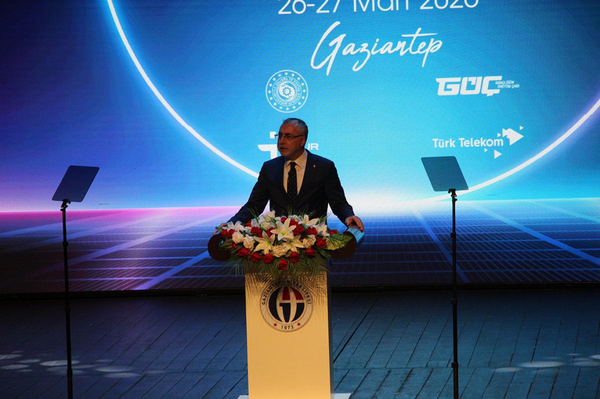 Bakan Işıkhan: Gençliğe yapılan yatırım, geleceğe yapılan en değerli yatırımdır