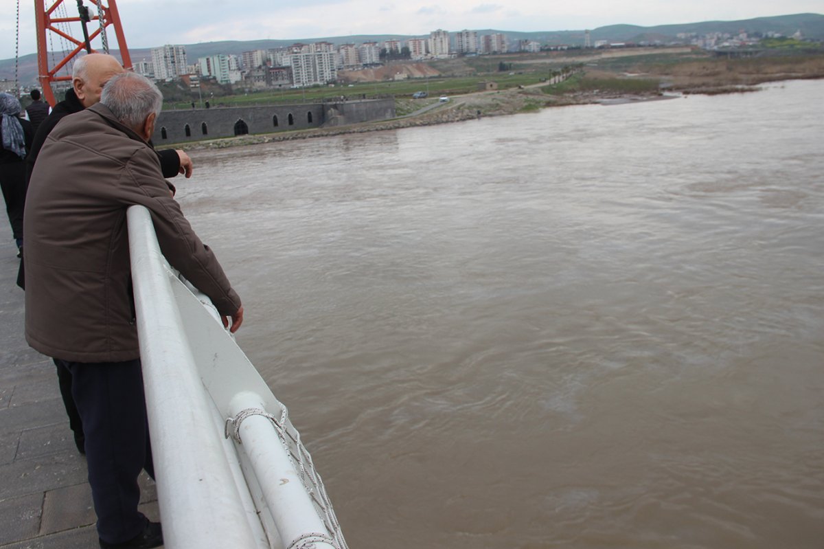 Cizre’de petrol boru hattında sızıntı paniğe yol açtı