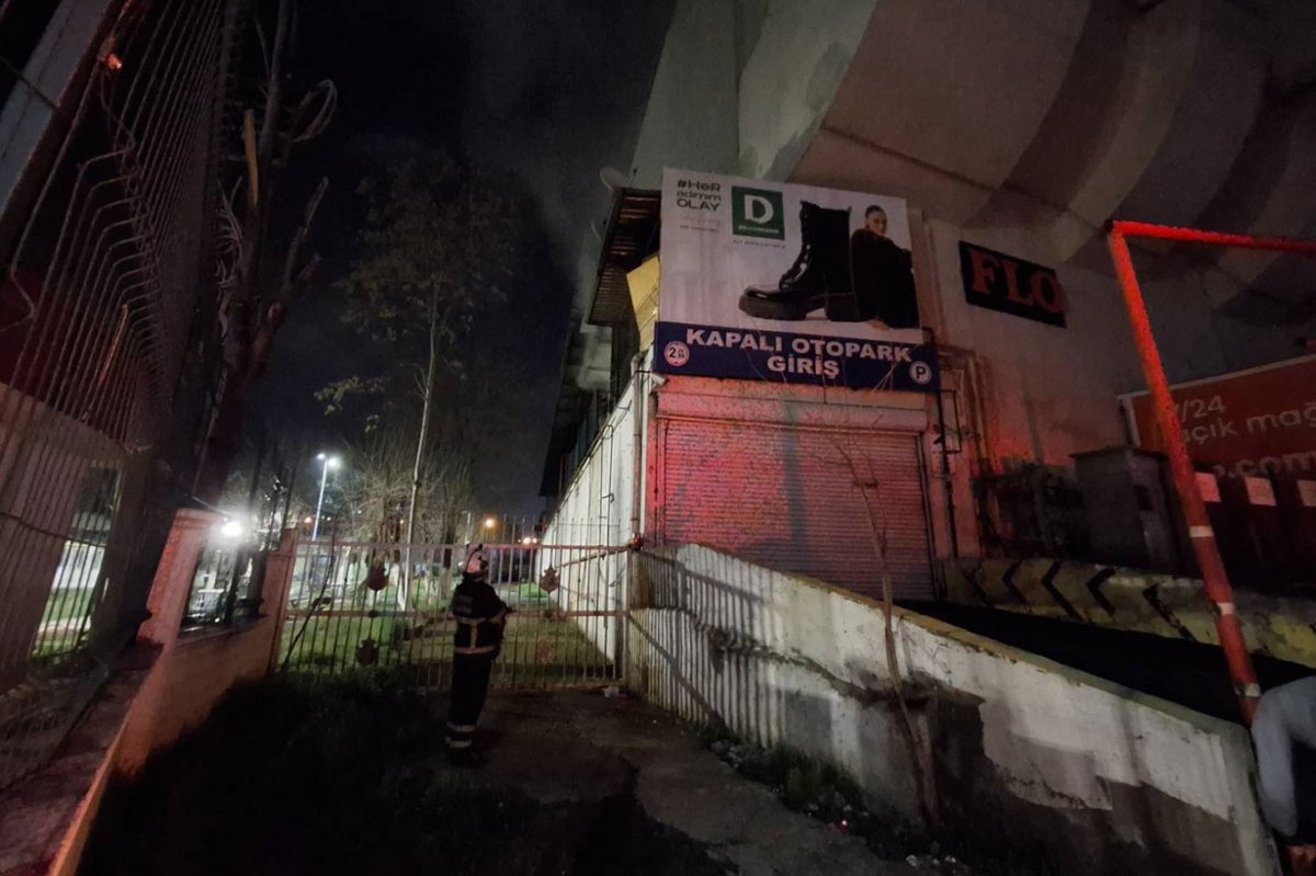 Batman'da AVM'de elektrik yangını paniği