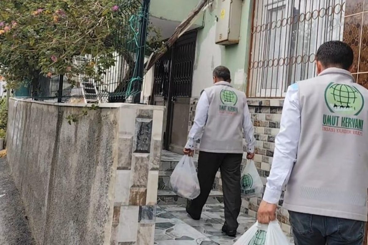 Umut Kervanı Tarsus Derneği'nden ihtiyaç sahibi ailelere yardım