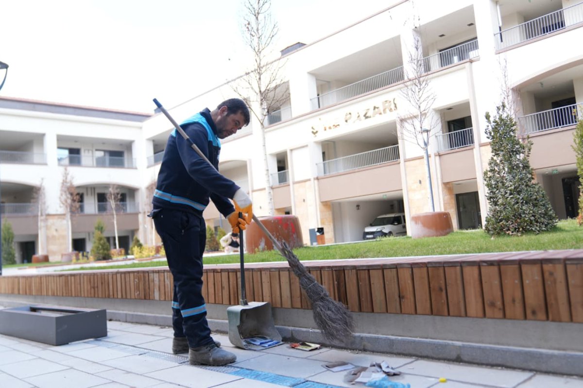Akpınar Çarşısı'nda temizlik çalışmaları başladı