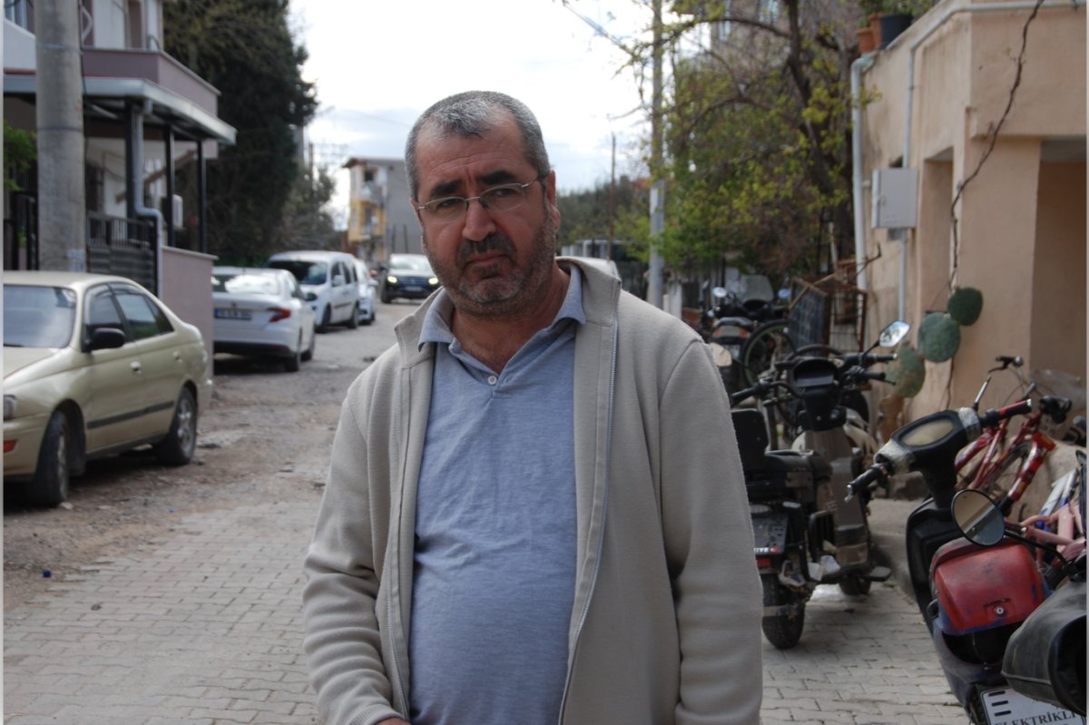 Aylardır bitmeyen kazı çalışmaları esnafı mağdur etti