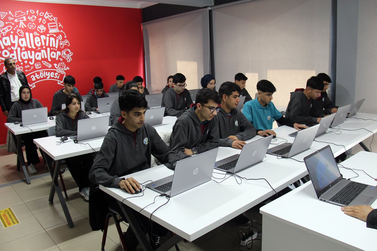 Diyarbakır'da eğitime teknoloji desteği