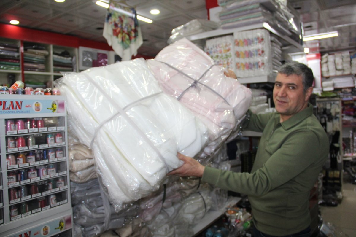 Çeyiz ve ev tekstili esnafı düğün sezonuna hazır