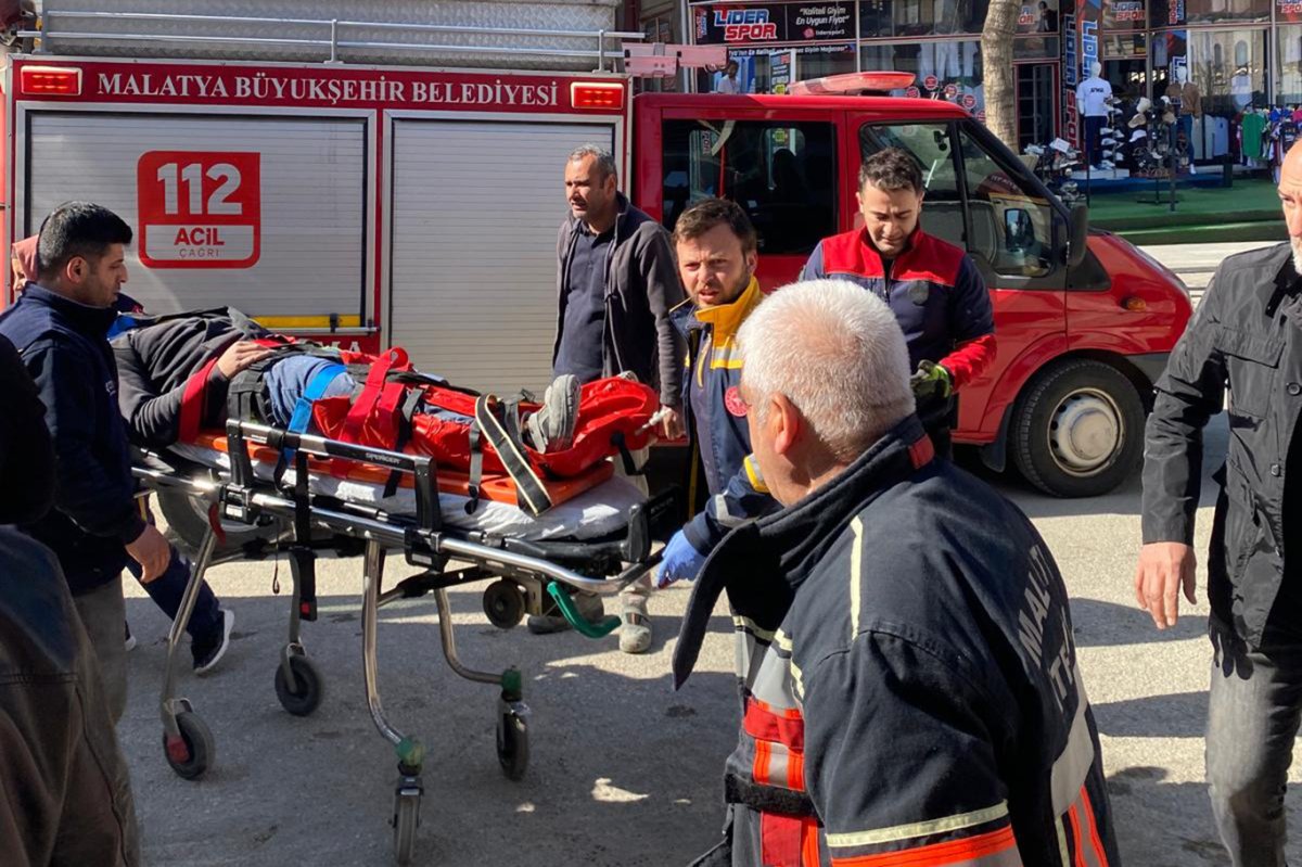 Malatya'da asansör boşluğuna düşen işçi ağır yaralandı