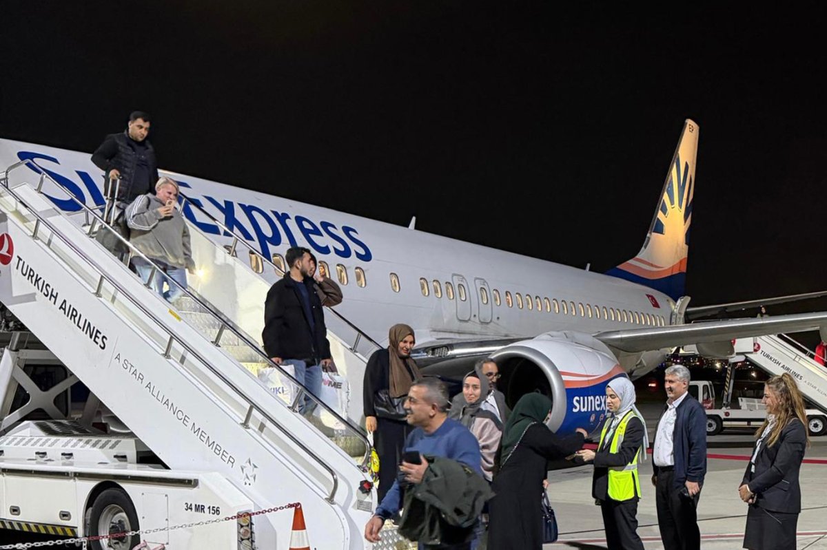 Batman-Antalya uçak seferleri başladı