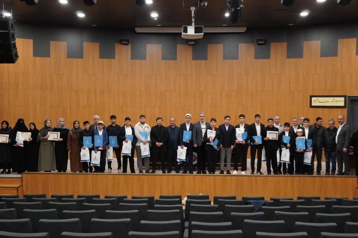 Bingöl'de 19 hafız öğrenci belge almaya hak kazandı