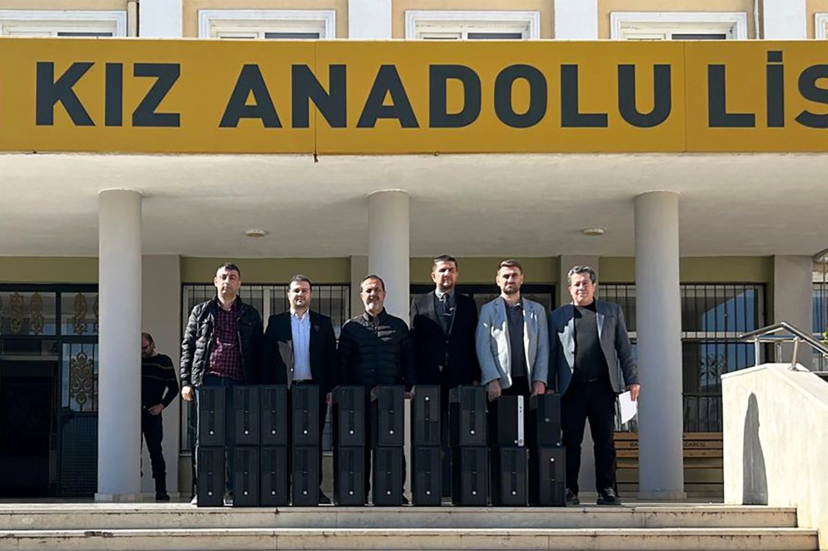 Dicle Elektrik’ten eğitime teknoloji desteği