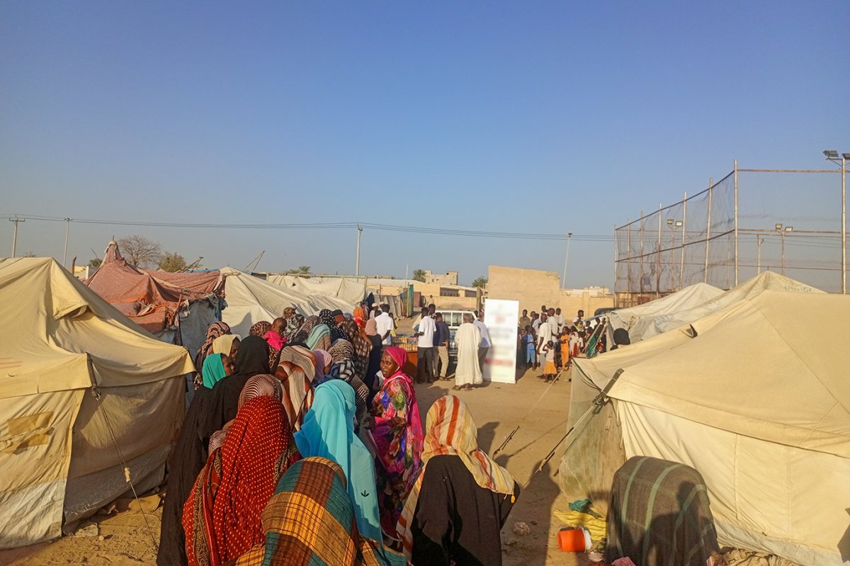 Yetimler Vakfı, Sudan’da sıcak yemek dağıttı