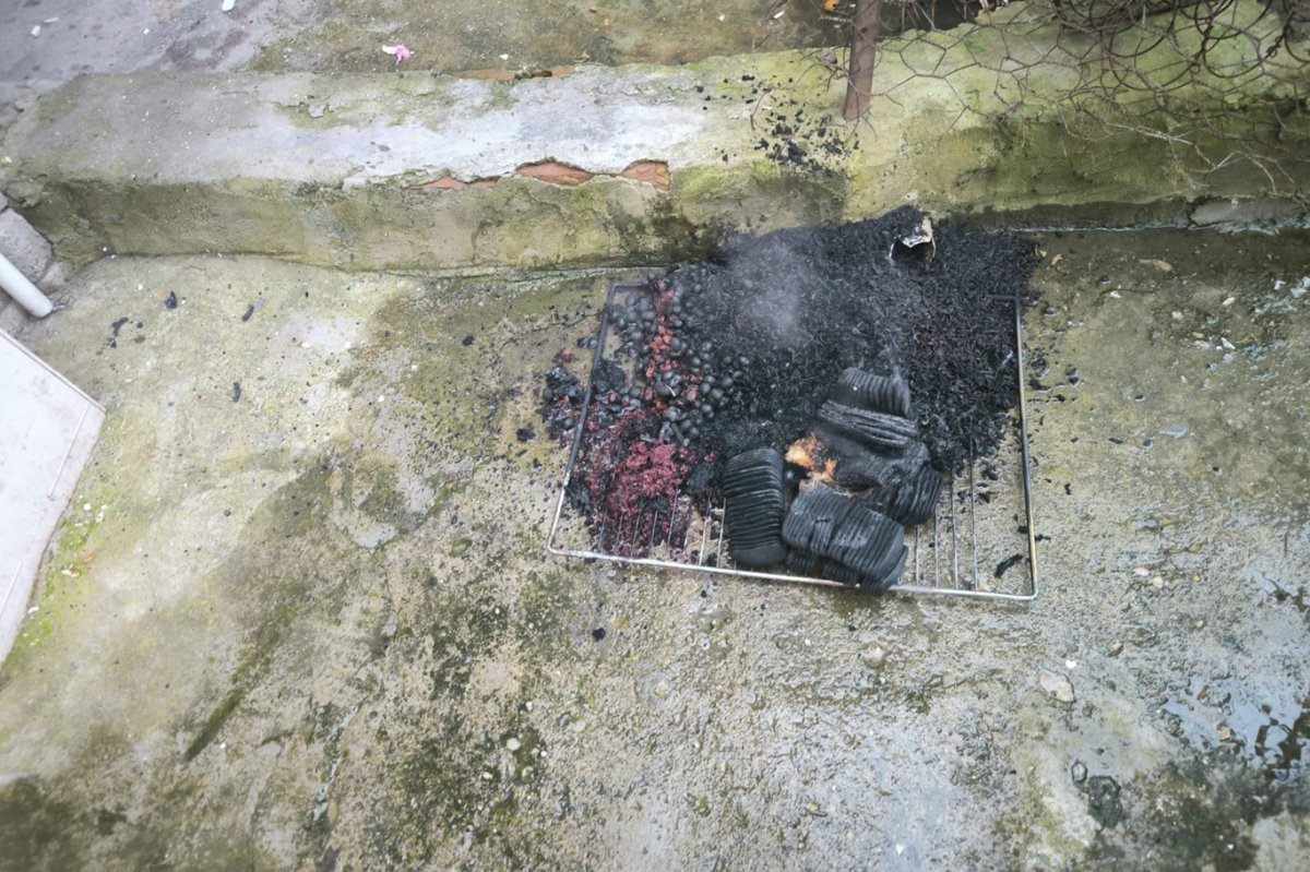 Batman'da fırında unutulan yemek yangına neden oldu