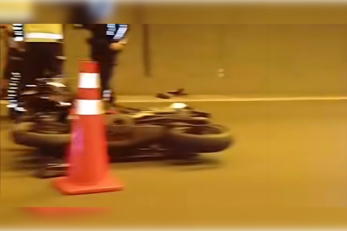 İzmir'de Bayraklı Tünelleri çıkışında motosiklet kazası: 1 ağır yaralı