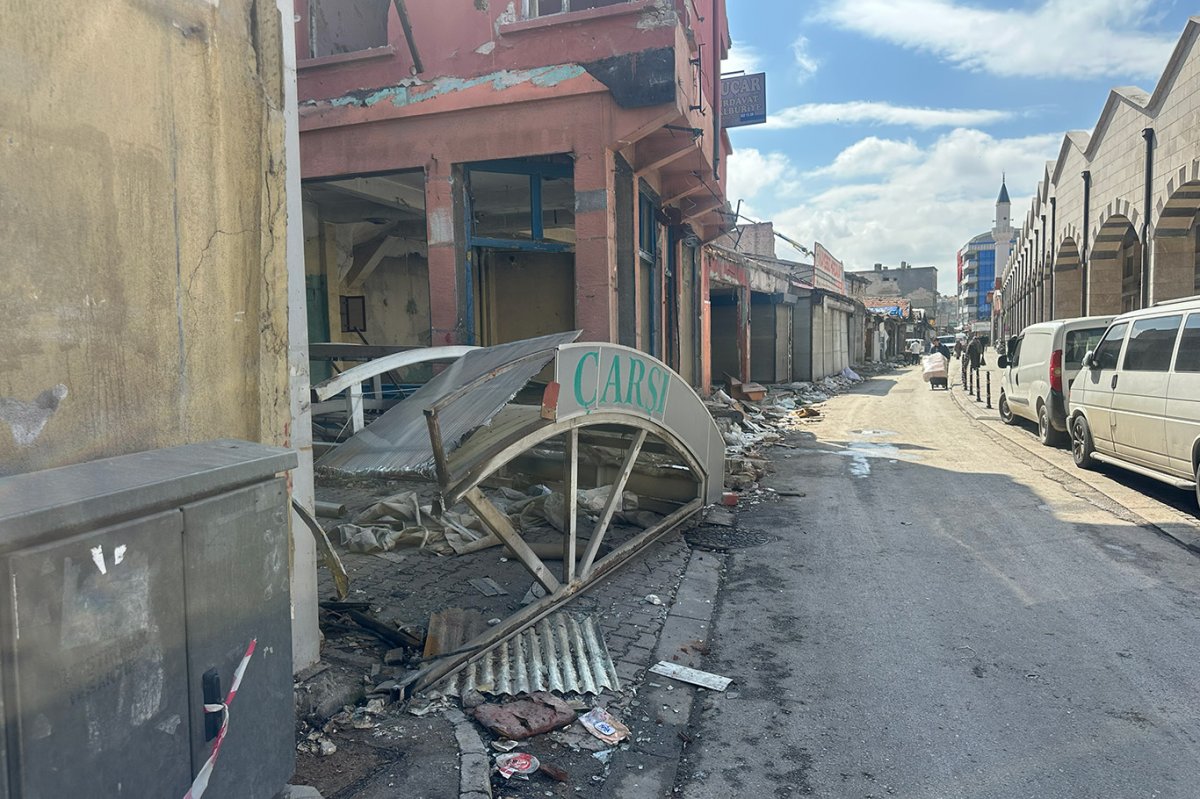 Konya’nın köklü çarşılarından Yağ-Bal Peynirciler Pazarı yıkılıyor
