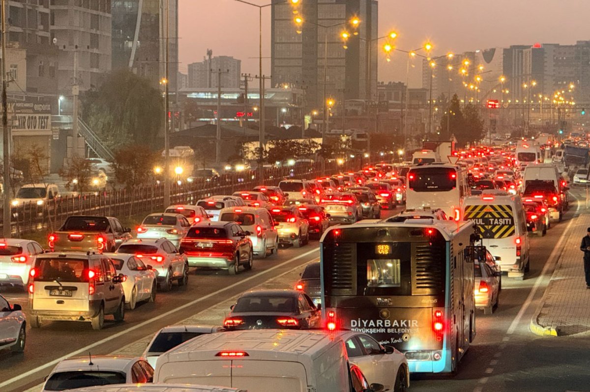 HÜDA PAR Diyarbakır İl Başkanı Gülsever: Trafik çilesi büyüyor, raylı sistem için artık adım atılmalı