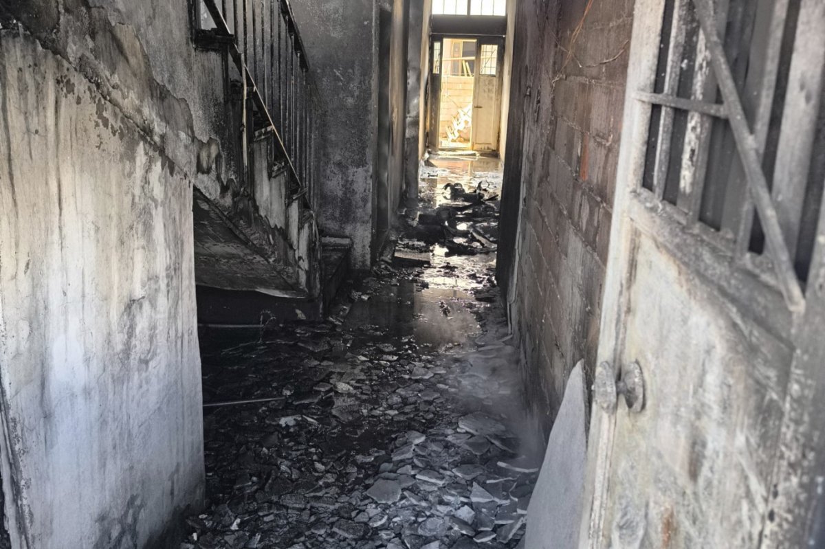 Mardin’de 2 katlı binada yangın: 4 kişi dumandan etkilendi