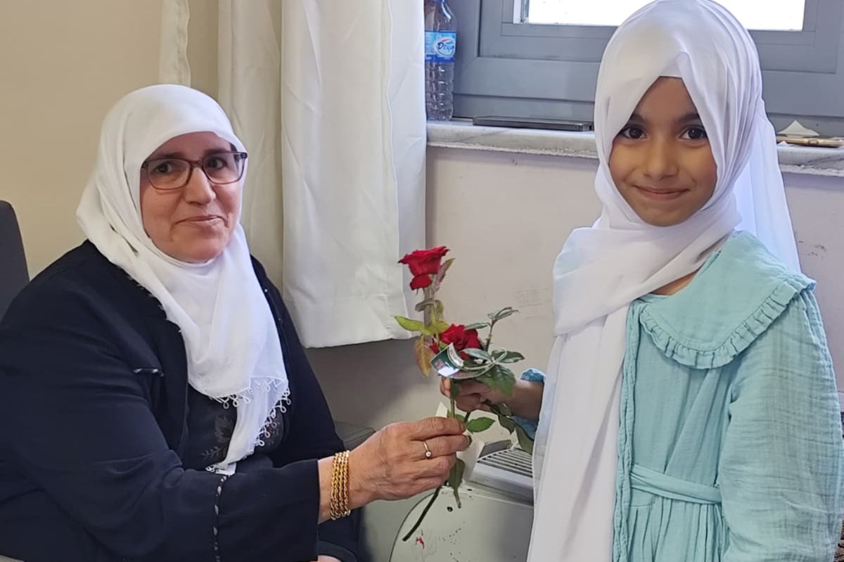 Güllerle gönüllere dokunan Mevlid-i Nebi daveti