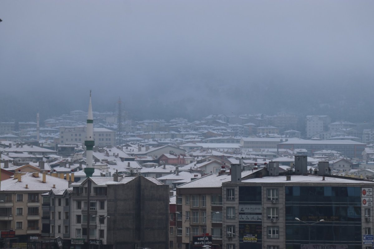 Ankara’da nisan ayında sürpriz kar yağışı