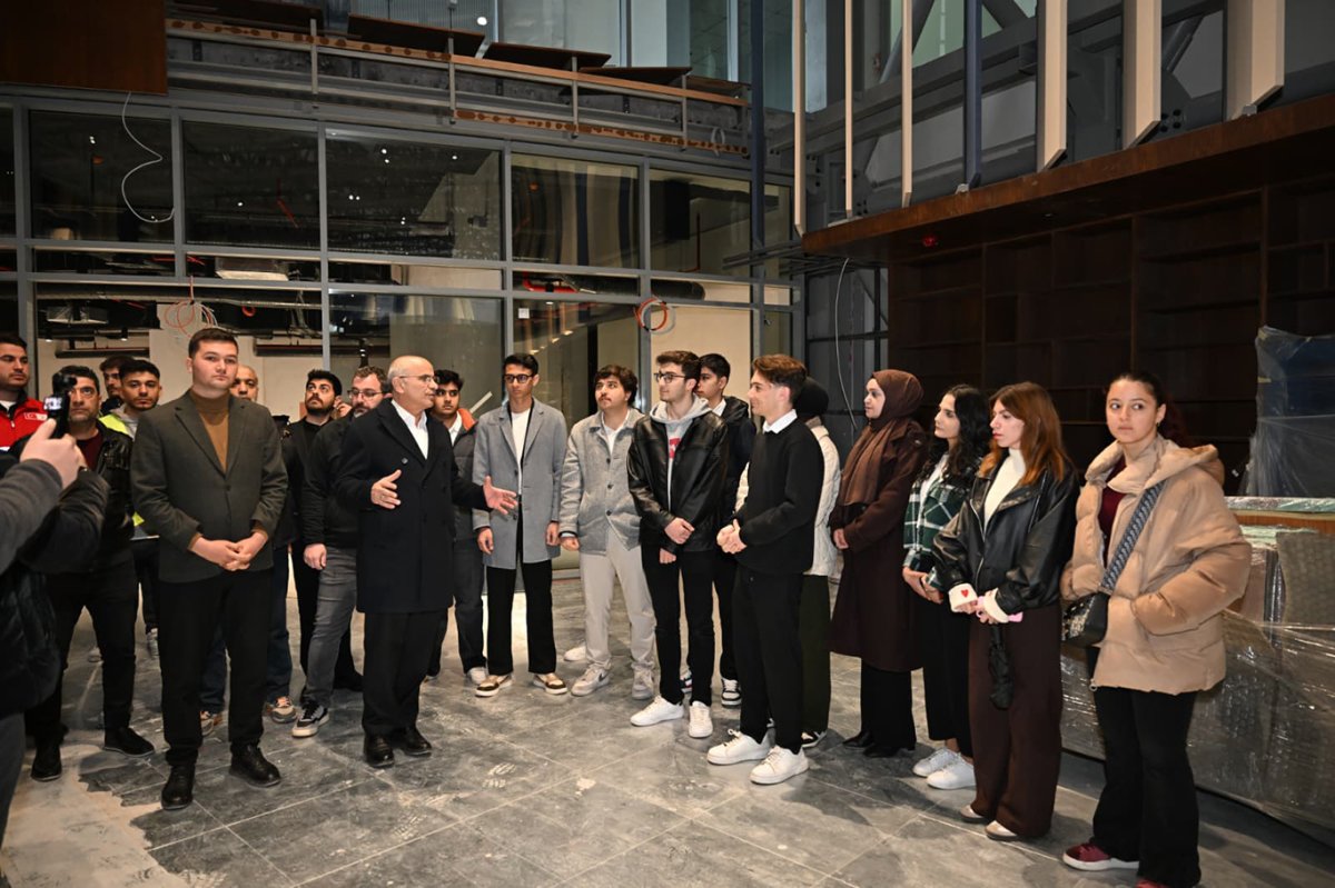 Büyükşehir Belediye Başkanı Er: Merkez kütüphane 7/24 açık olacak