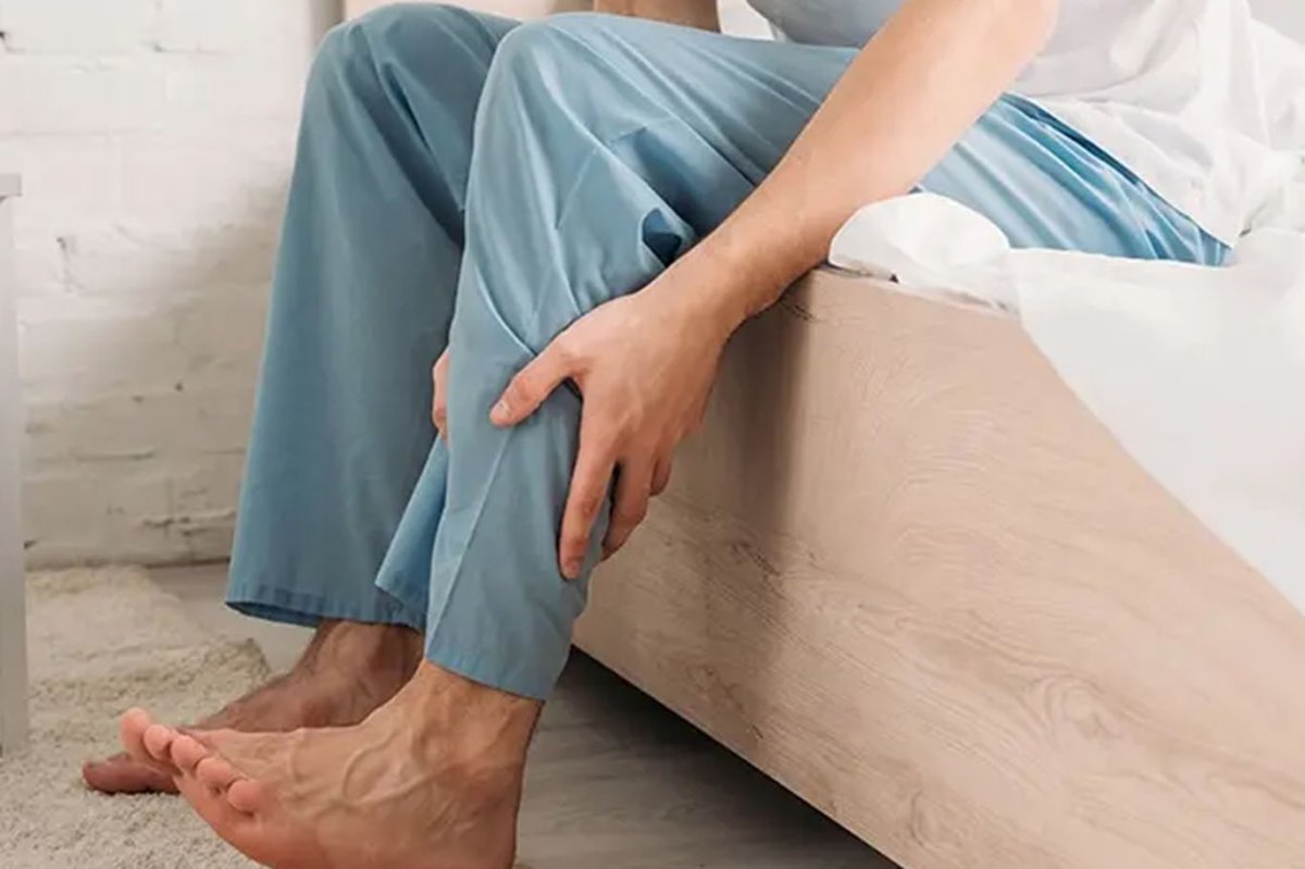 "Huzursuz bacak sendromu" ile ilgili uzmanından hayati uyarılar