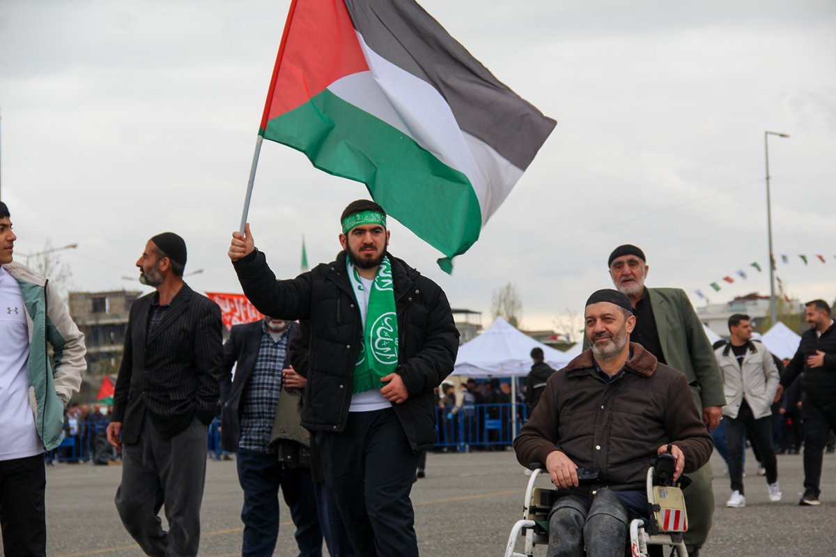 Peygamber sevgisi engel tanımadı