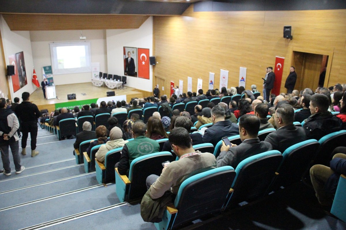 Ağrı Zirai Kalkınma Çalıştayı ile kentte tarım ve hayvancılığın geliştirilmesi hedefleniyor