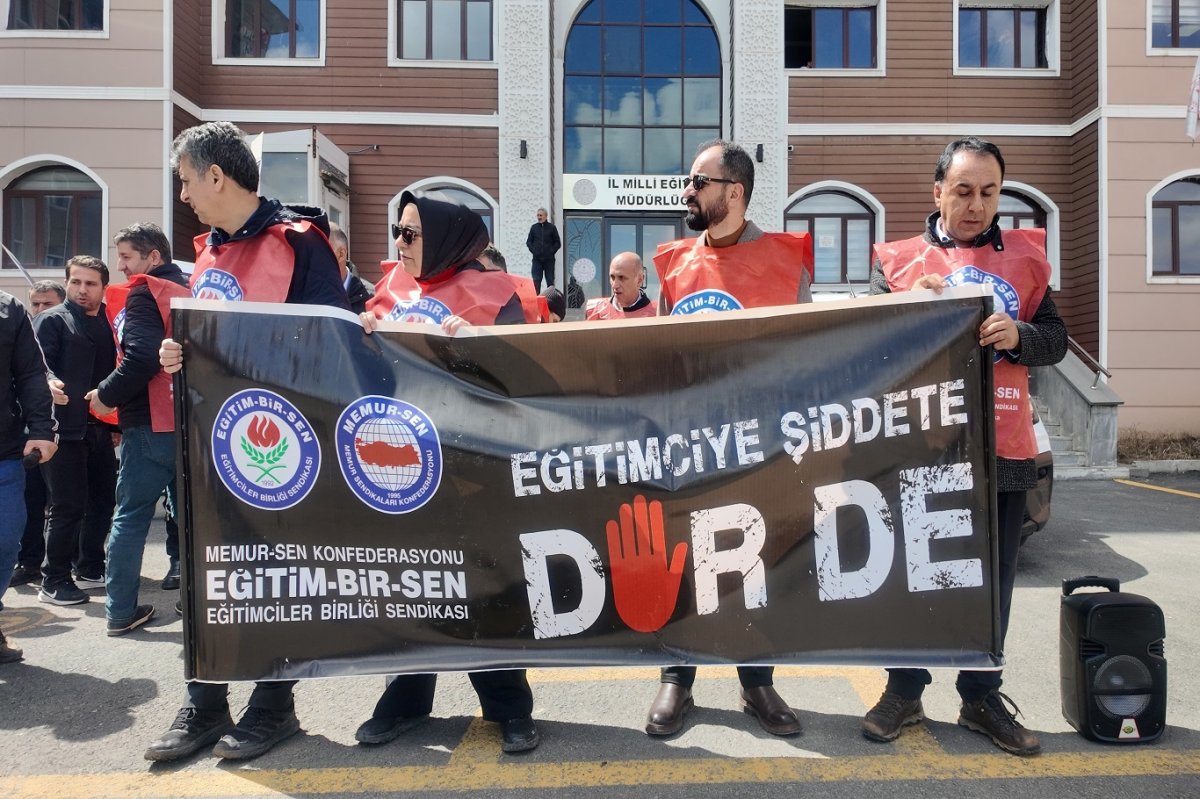 Ağrı’da Eğitimcilerden "Şiddete Son" çağrısı