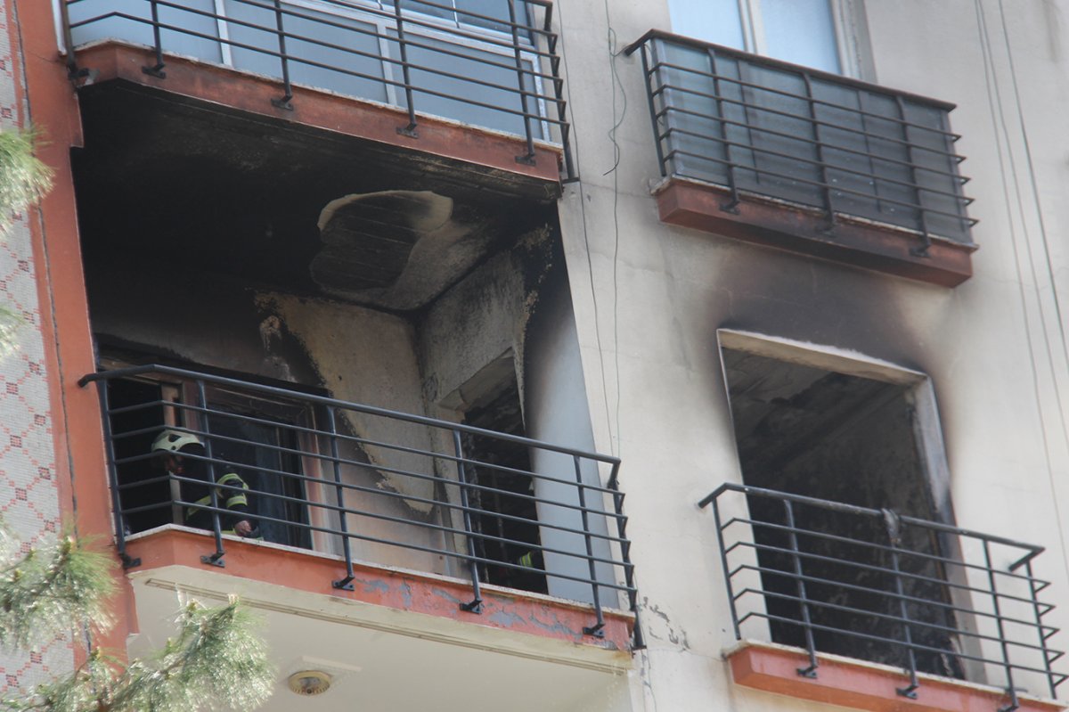 Diyarbakır'da apartman yangını: 5 kişi dumandan etkilendi