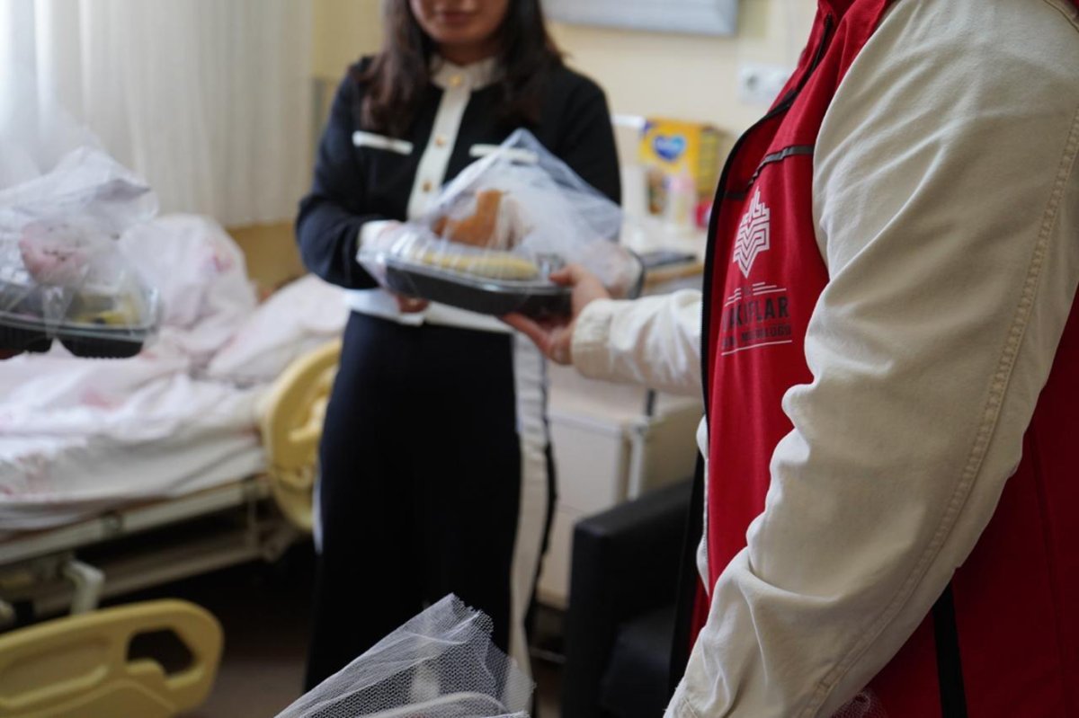 Gaziantep'te 213 yıllık vakıf geleneği: Hastalara meyve ikramı