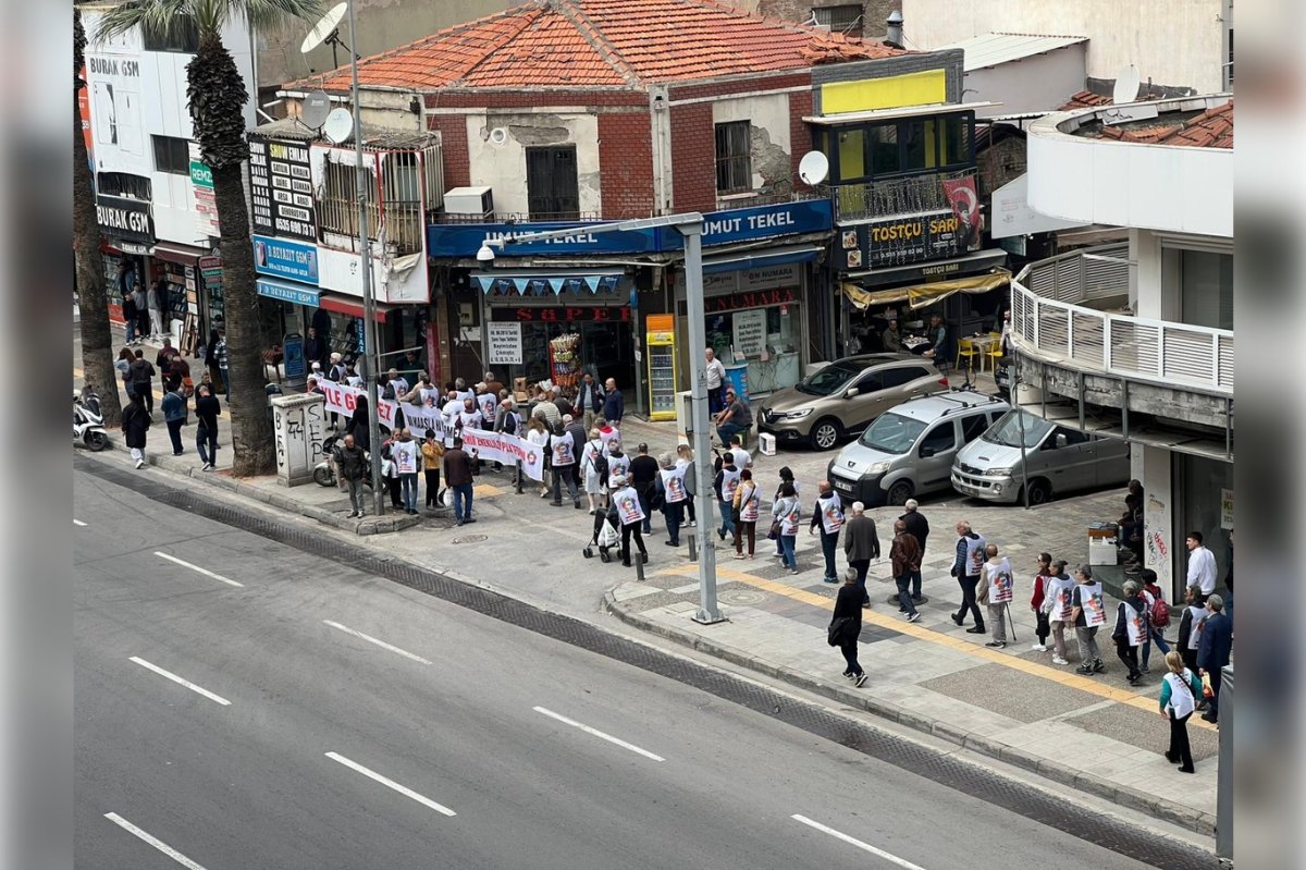 İzmir Emekliler Platformu Konak’ta eylemde