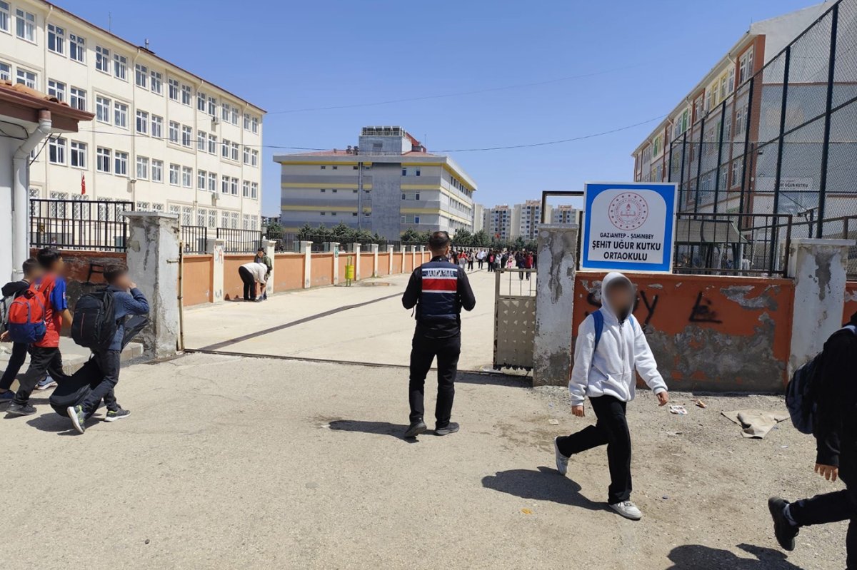 Gaziantep'te "Huzurlu Okul Önleri ve Huzurlu Sokaklar" Uygulaması