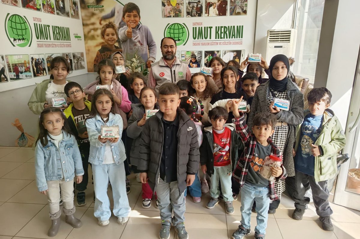 Harçlıklarını biriktiren çocuklardan Afrika'ya umut eli