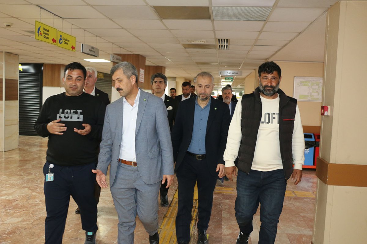 HÜDA PAR heyeti saldırıda yaralananları ziyaret etti