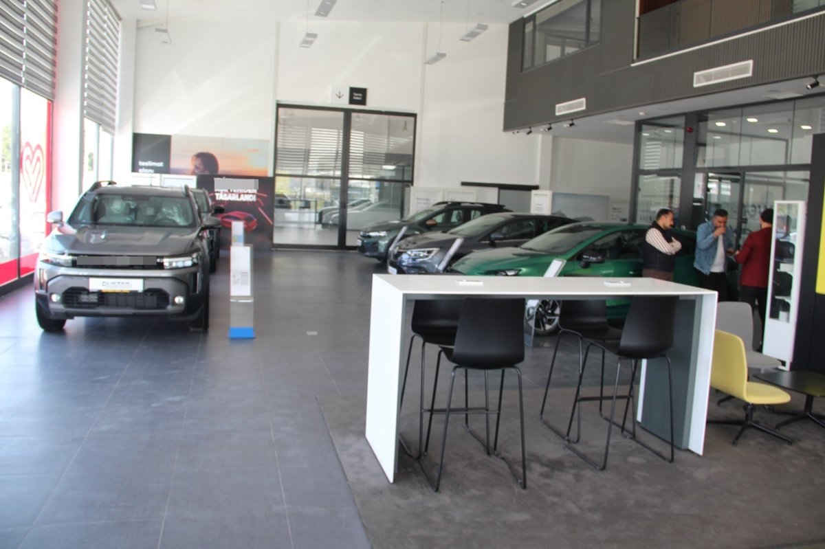 Otomotiv sektörü savaş tedirginliğinin gölgesinde durgunluk yaşıyor