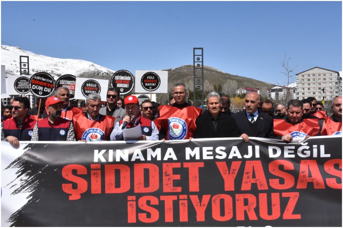 Okul saldırılarına Bitlis’ten tepki