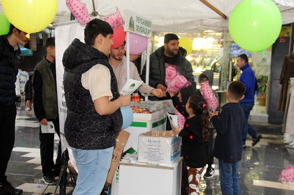 Peygamber Sevdalıları Bağlar esnafını lokumlarla mevlit etkinliğine davet etti