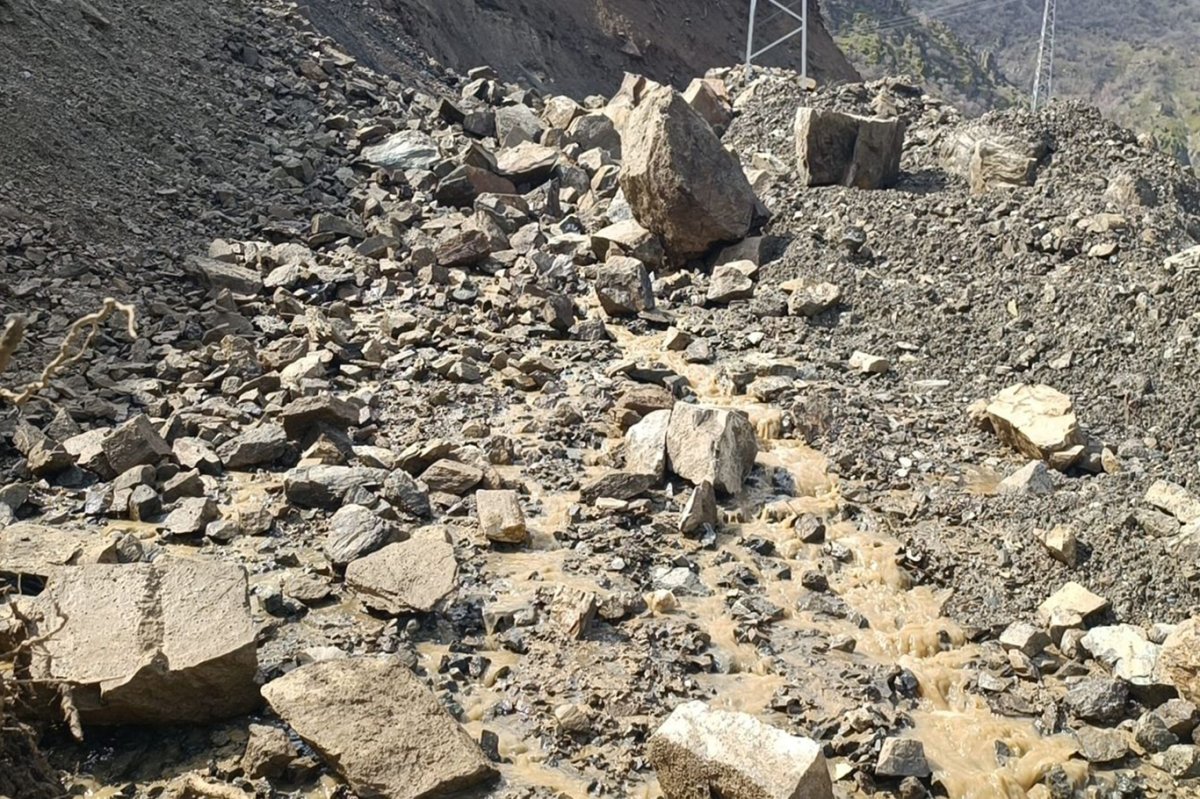Aşırı yağışlar Siirt'te heyelan ve sele yol açtı