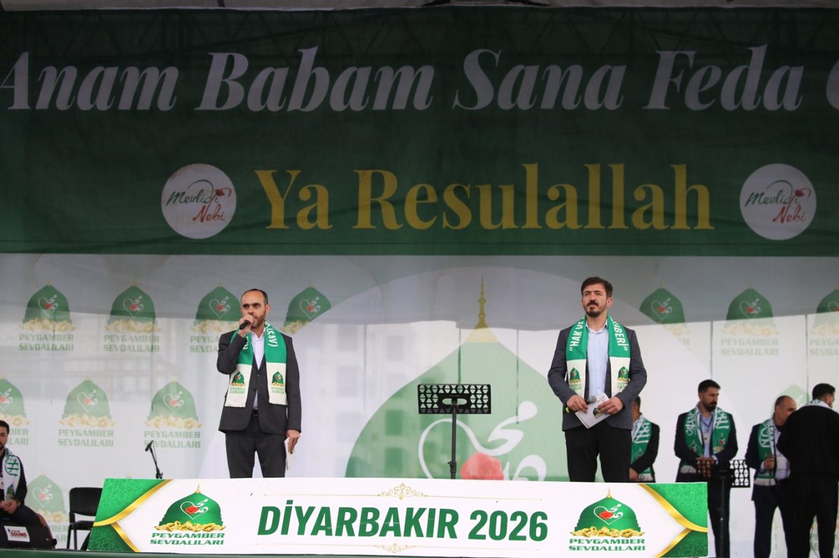 Mevlid-i Nebi mitingine yurt içi ve yurt dışından katılan yetkililer takdim edildi