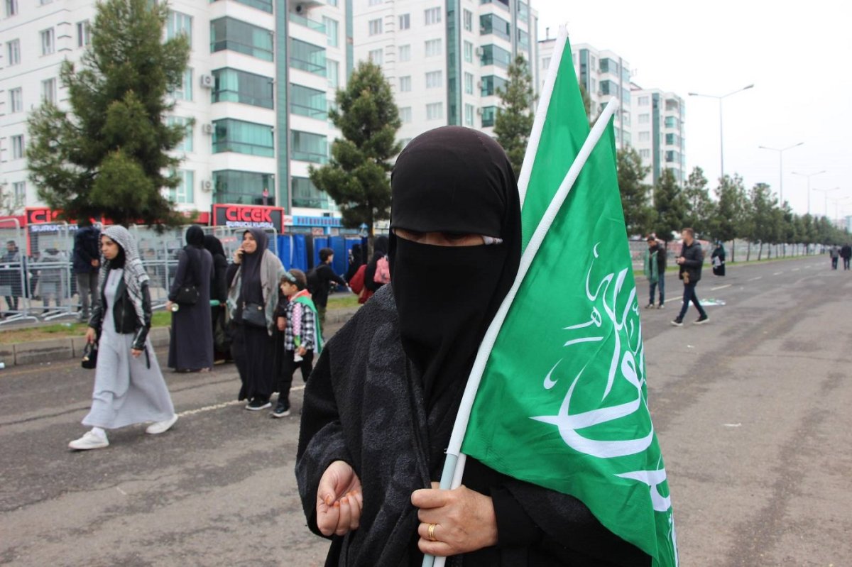 Mevlid-i Nebi etkinliğine katılan Peygamber aşıklarından İslam ümmetine birlik çağrısı