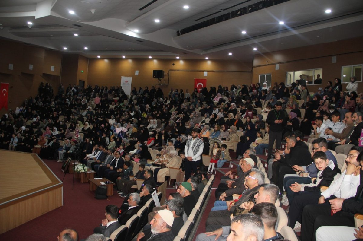 Bingöl'de üniversite öğrencilerinden Mevlid-i Nebi etkinliği