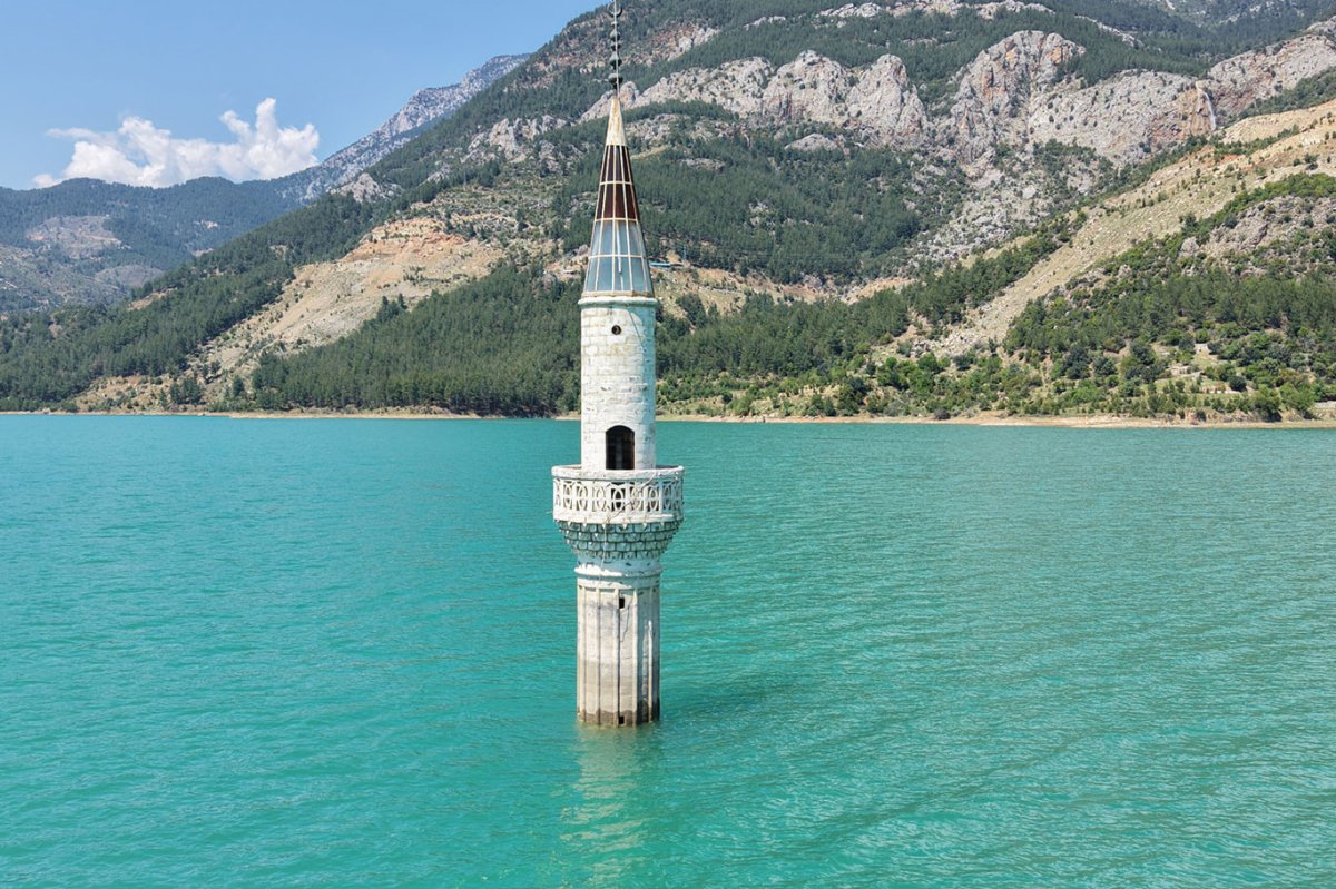 Sular altında kalan geçmişin son tanığı: Minare