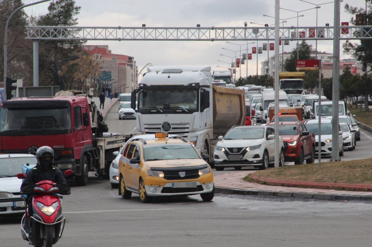 Sürüş eğitmeninden kritik uyarı: Kurallara uyulursa motosiklet kazaları azalır