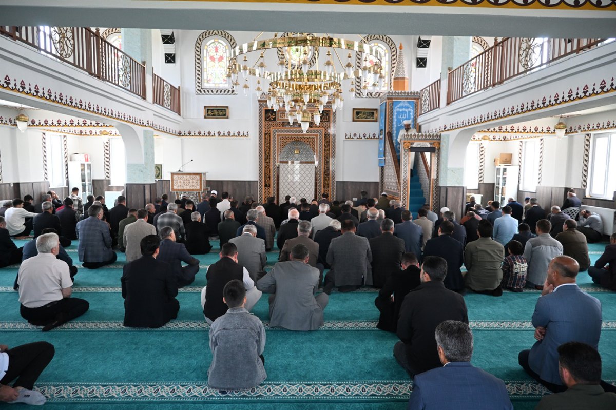 Malatya'da Yaka Gökyüzü Camii ibadete açıldı