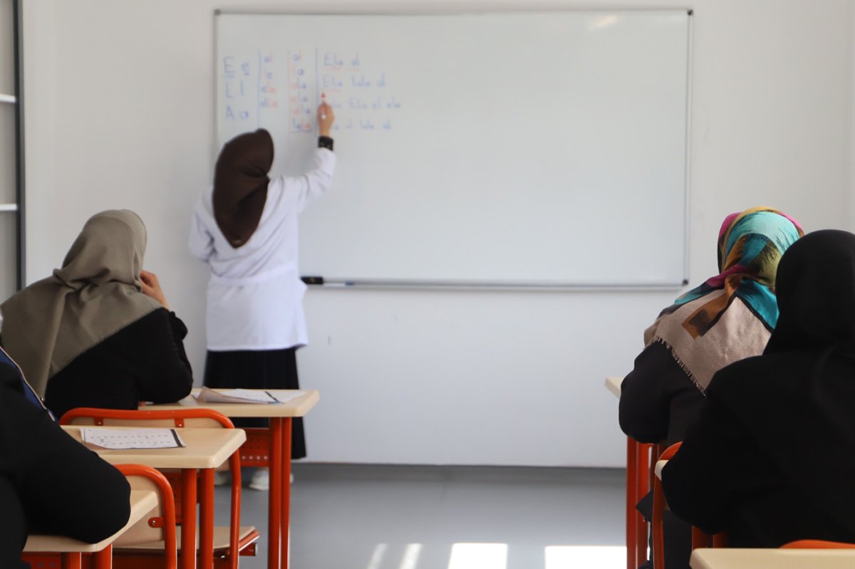 Malatya'da yaşlı vatandaşlara okuma yazma desteği